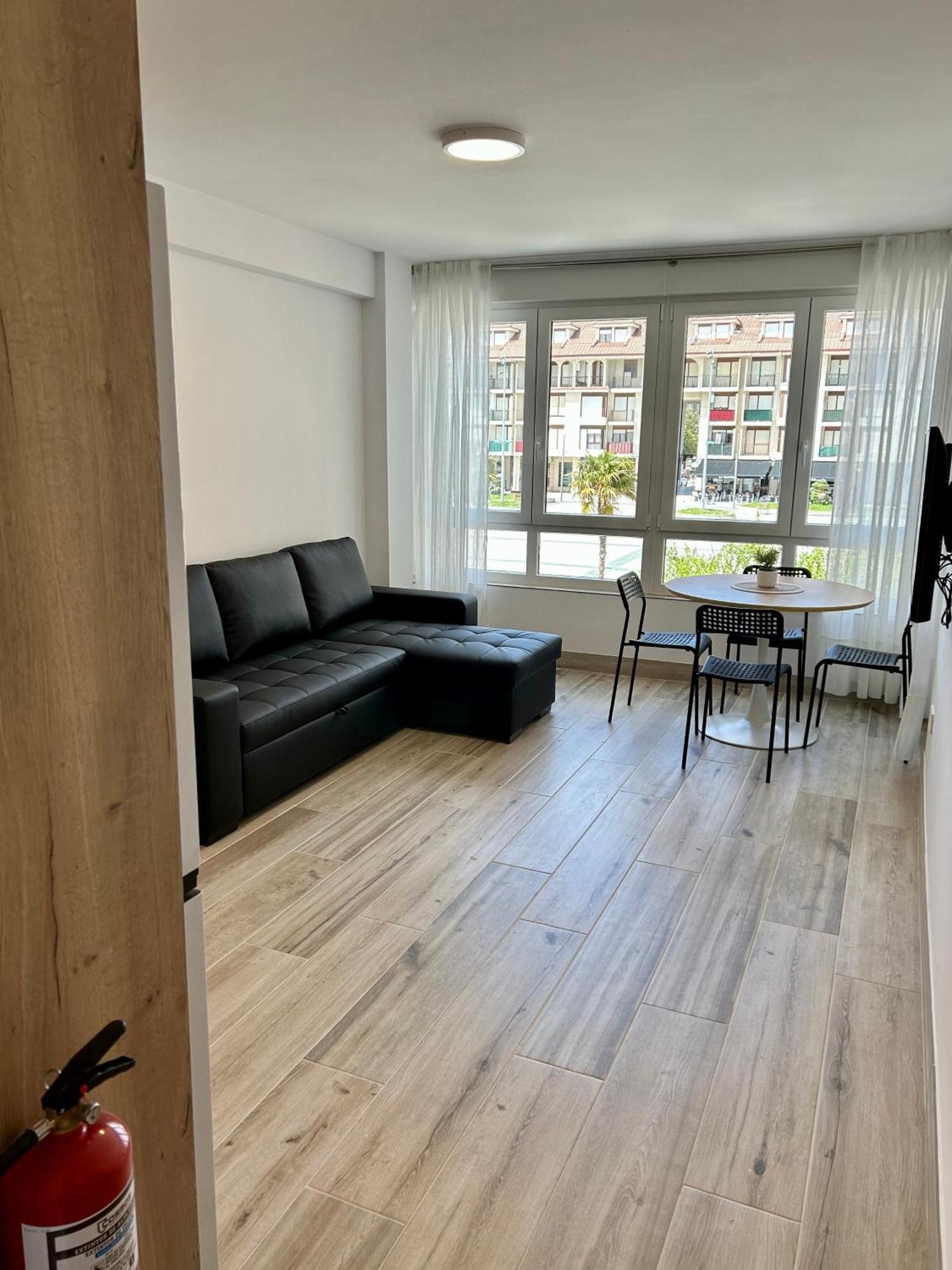 Apartamento Plaza De La Villa Playa Trengandin Noja Exteriör bild